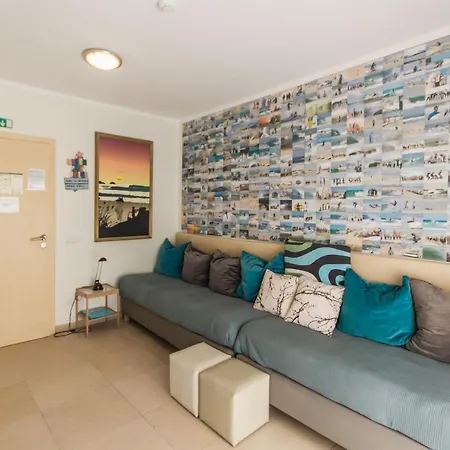 Vandrerhjem Peniche Surfcamp