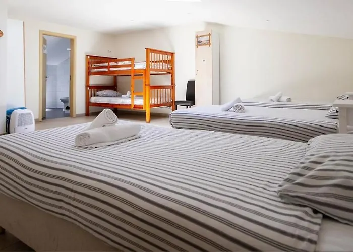 Peniche Surfcamp Hostel Baleal