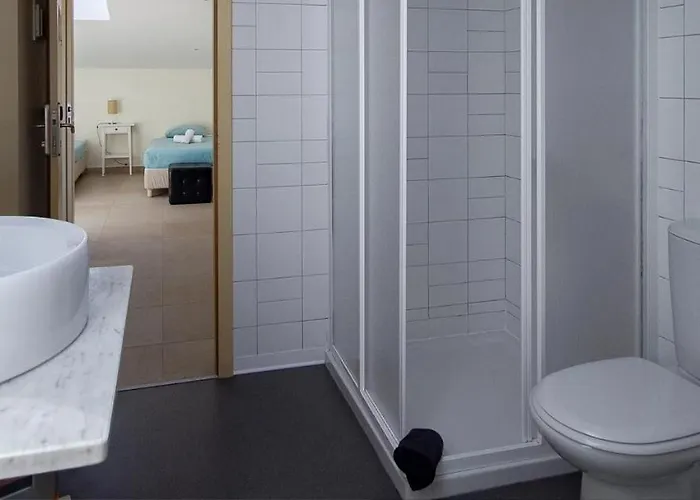 Peniche Surfcamp Hostel *