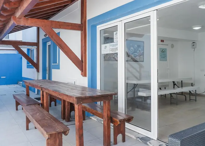 Hostel Peniche Surfcamp *